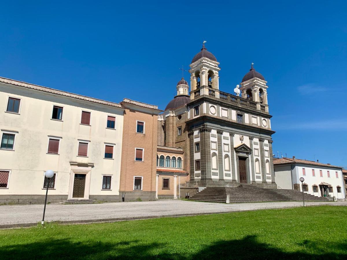 Отель Monastero San Vincenzo - Casa Per Ferie Bassano Romano Экстерьер фото