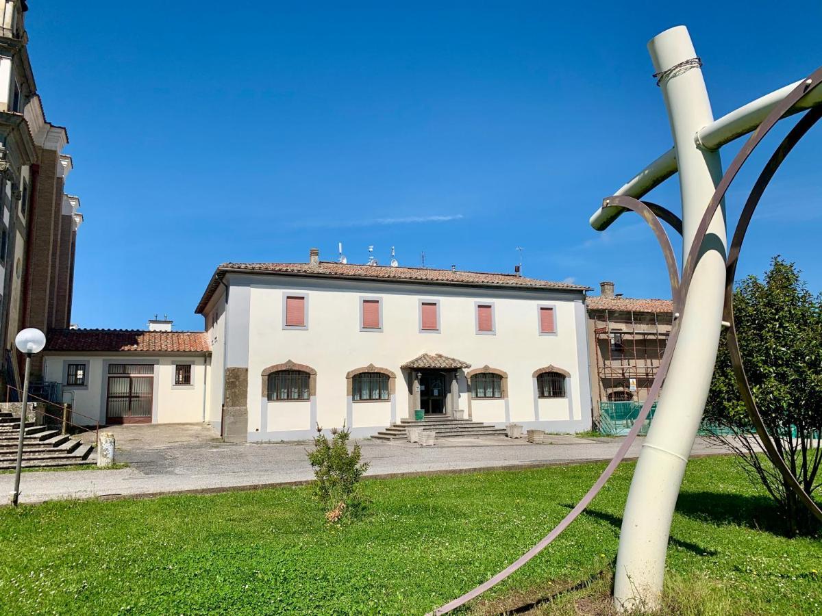 Отель Monastero San Vincenzo - Casa Per Ferie Bassano Romano Экстерьер фото