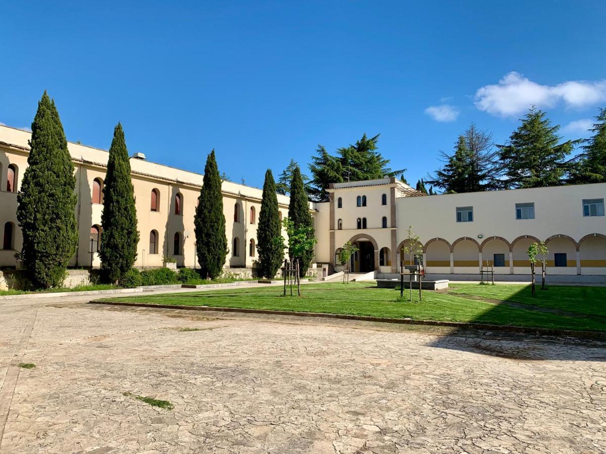 Отель Monastero San Vincenzo - Casa Per Ferie Bassano Romano Экстерьер фото