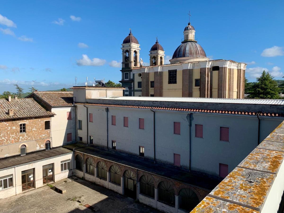 Отель Monastero San Vincenzo - Casa Per Ferie Bassano Romano Экстерьер фото